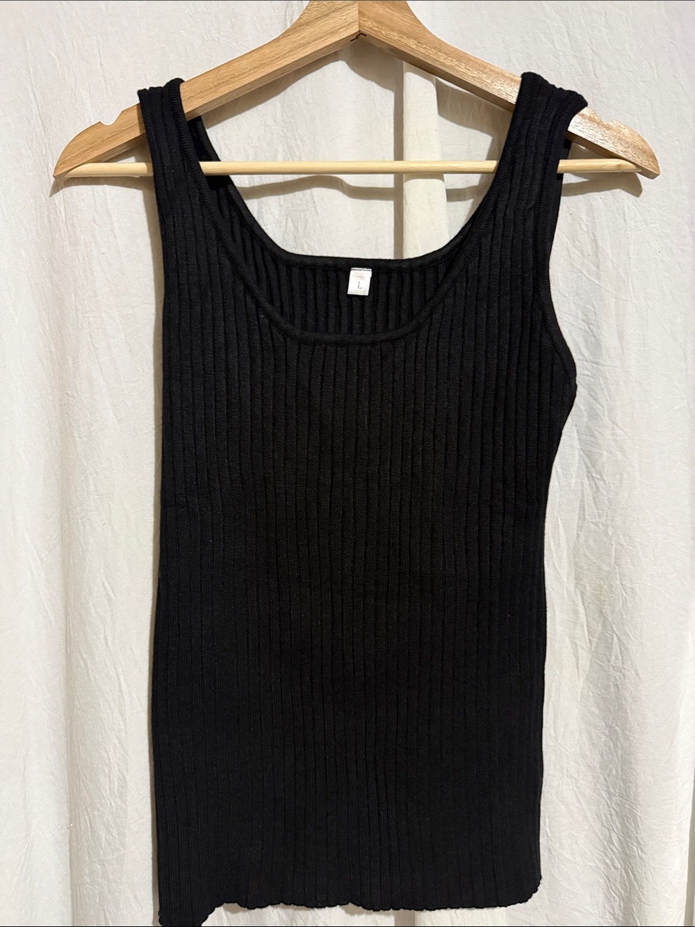 Ribbed Scoop Neck Tank Top - Black
